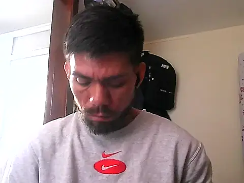 Snapshot of thomas2wood chatting on 07/17/26, 07:30 thomas2wood online show from 07/17/26, 07:30