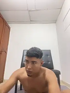 Snapshot of Denzel_Ass26 chatting on 04/30/26, 12:28 Denzel Ass26 online show from 04/30/26, 12:28