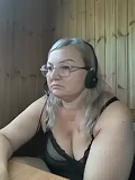 Snapshot of White-Chocolatte chatting on 06/04/26, 07:47 White-Chocolatte online show from 06/04/26, 07:47