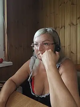 Snapshot of White-Chocolatte chatting on 06/15/26, 06:04 White-Chocolatte online show from 06/15/26, 06:04