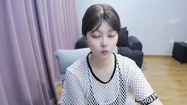 Snapshot of shiguang-17 chatting on 05/28/26, 12:35 shiguang-17 online show from 05/28/26, 12:35
