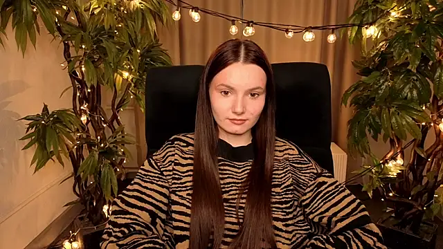 Snapshot of MarieFuller chatting on 04/08/26, 11:54 MarieFuller online show from 04/08/26, 11:54