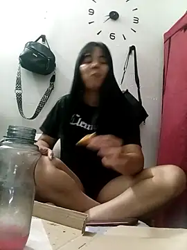 Snapshot of Lcamilagarcia chatting on 05/05/26, 03:14 Lcamilagarcia online show from 05/05/26, 03:14