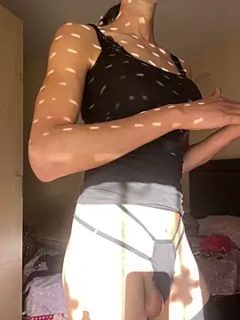 Snapshot of Blacktourmalinee chatting on 04/14/26, 04:57 Blacktourmalinee online show from 04/14/26, 04:57