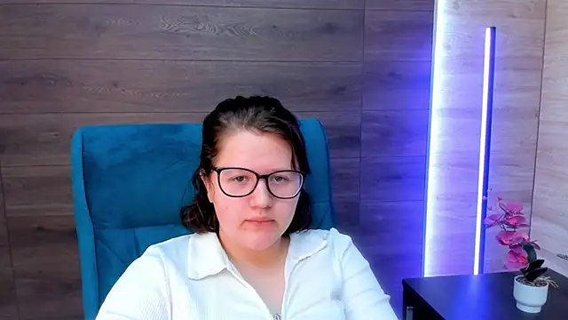 trynotbeingshy online show from 04/15/26, 08:32