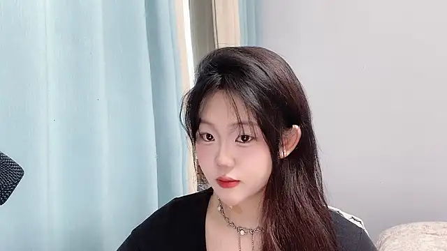 Snapshot of Lilababy00 chatting on 04/15/26, 02:18 Lilababy00 online show from 04/15/26, 02:18