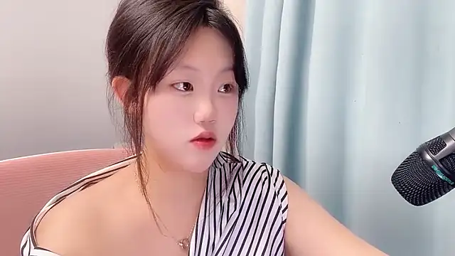 Snapshot of Lilababy00 chatting on 04/25/26, 01:41 Lilababy00 online show from 04/25/26, 01:41