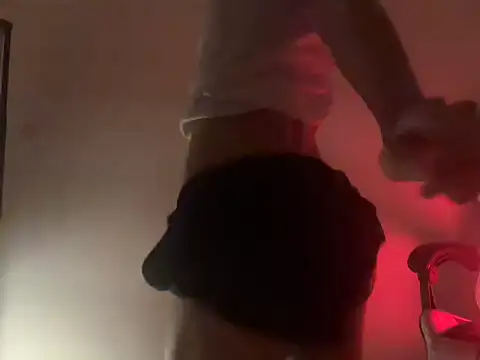 Snapshot of ojitosdegato chatting on 04/09/26, 02:11 ojitosdegato online show from 04/09/26, 02:11