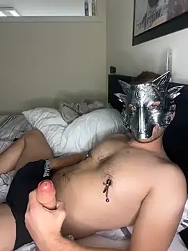 Snapshot of mister_wolf chatting on 04/19/26, 11:31 mister wolf online show from 04/19/26, 11:31