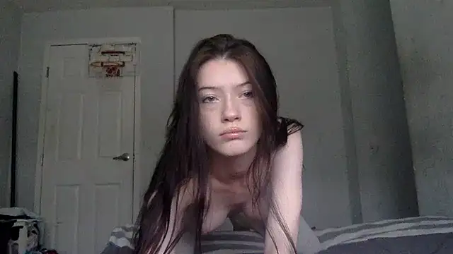 Snapshot of Munchkinbaby72318 chatting on 04/23/26, 06:10 Munchkinbaby72318 online show from 04/23/26, 06:10