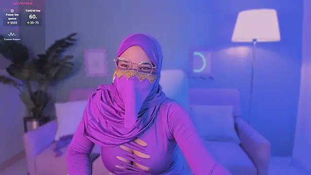 SamiraLuxe online show from 04/10/26, 11:04