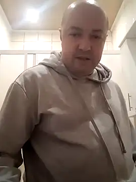 Snapshot of Luceriusbigass chatting on 12/17/25, 03:51 Luceriusbigass online show from 12/17/25, 03:51