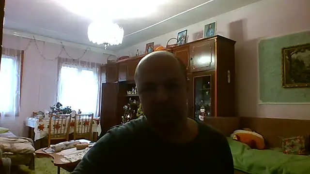 Snapshot of Luceriusbigass chatting on 12/21/25, 12:56 Luceriusbigass online show from 12/21/25, 12:56