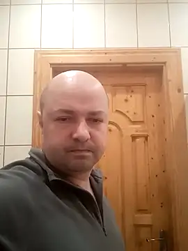 Snapshot of Luceriusbigass chatting on 02/13/26, 04:58 Luceriusbigass online show from 02/13/26, 04:58