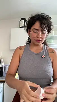 holaRosa online show from 05/17/26, 04:03