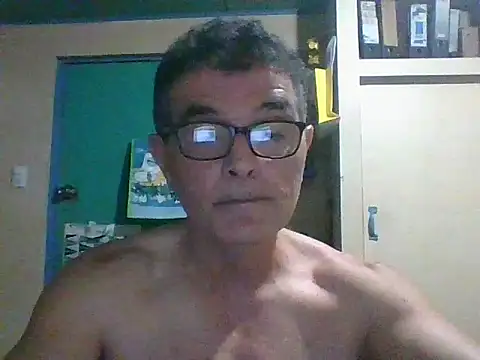 Snapshot of scotty-friends chatting on 05/04/26, 12:28 scotty-friends online show from 05/04/26, 12:28