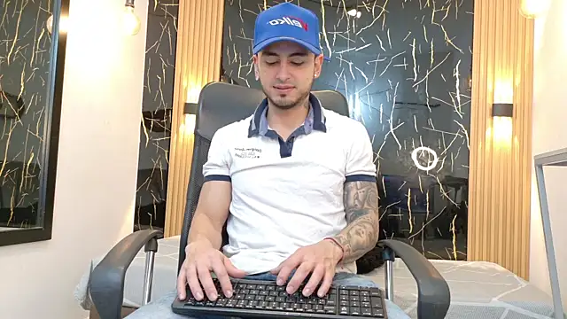 Snapshot of PowerLustX chatting on 07/06/26, 03:47 PowerLustX online show from 07/06/26, 03:47