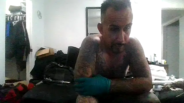 Snapshot of tenser59 chatting on 04/12/26, 07:57 tenser59 online show from 04/12/26, 07:57