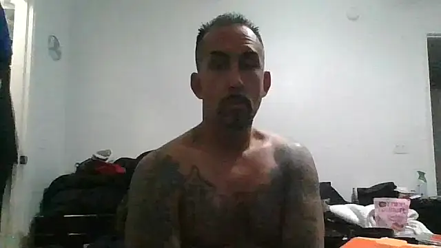 Snapshot of tenser59 chatting on 04/19/26, 01:32 tenser59 online show from 04/19/26, 01:32