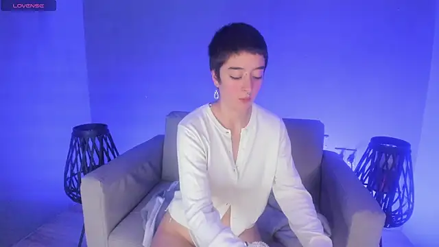Snapshot of Atheena__ chatting on 05/07/26, 01:05 Atheena online show from 05/07/26, 01:05