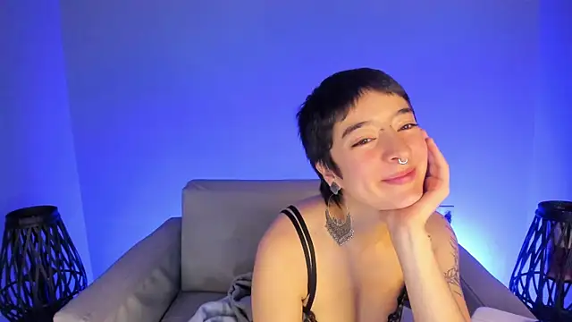 Snapshot of Atheena__ chatting on 07/08/26, 12:31 Atheena online show from 07/08/26, 12:31