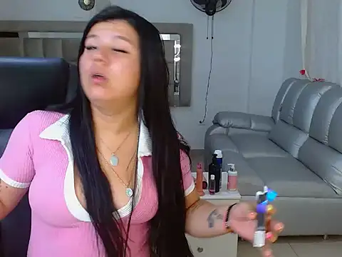 Snapshot of ShellyAdamssxox chatting on 04/15/26, 01:34 ShellyAdamssxox online show from 04/15/26, 01:34