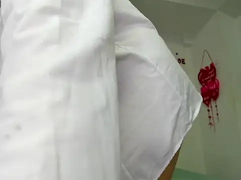 Snapshot of Carolinaa-03 chatting on 04/09/26, 11:43 Carolinaa-03 online show from 04/09/26, 11:43