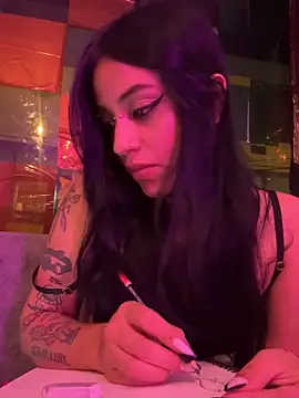 Snapshot of Kattze_ chatting on 05/19/26, 01:56 Kattze online show from 05/19/26, 01:56