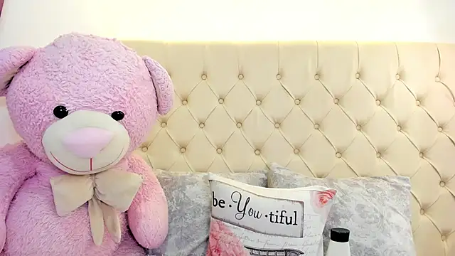 paula amira online show from 04/12/26, 12:43