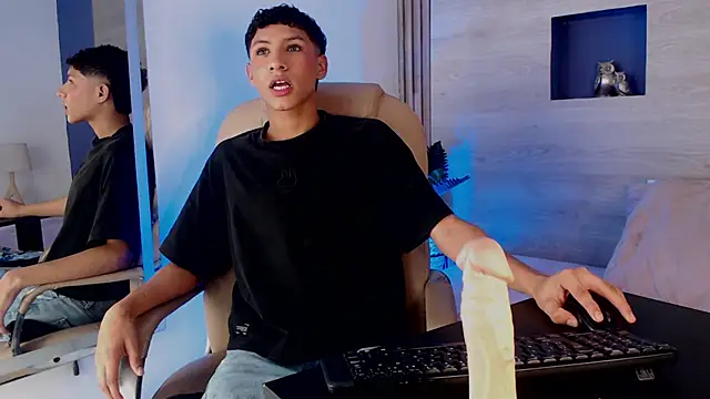 Velvet An online show from 04/30/26, 04:08
