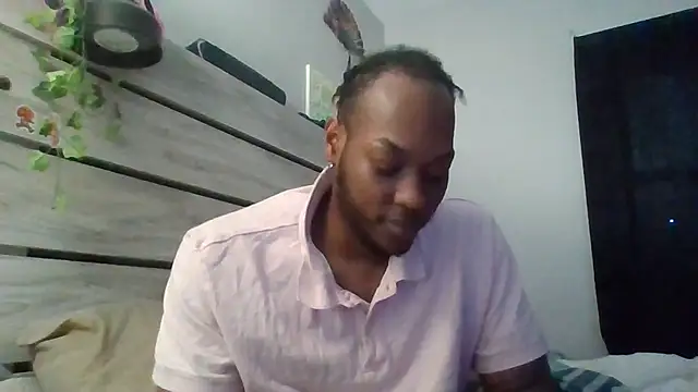 Snapshot of zdaddymm chatting on 04/12/26, 11:21 zdaddymm online show from 04/12/26, 11:21