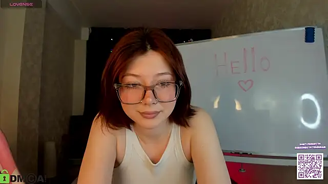 Lessi Panic online show from 04/28/26, 01:15