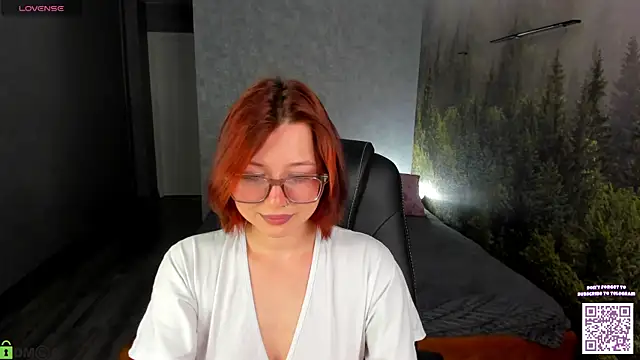 Lessi Panic online show from 04/30/26, 01:01