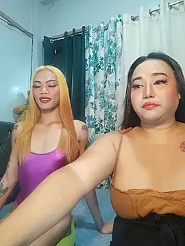 Snapshot of PowerDuoCouple69Xxx chatting on 05/22/26, 11:32 PowerDuoCouple69Xxx online show from 05/22/26, 11:32