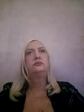 Julia20X online show from 04/08/26, 06:41