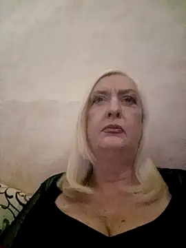 Julia20X online show from 04/14/26, 03:51