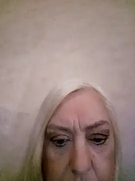 Julia20X online show from 04/16/26, 04:52