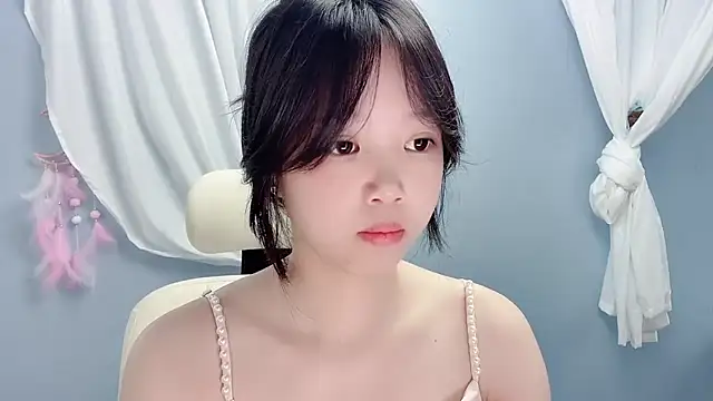 Snapshot of Xiaoqing00 chatting on 06/23/26, 05:05 Xiaoqing00 online show from 06/23/26, 05:05