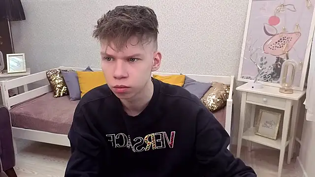 Snapshot of EliotMars chatting on 04/13/26, 11:05 EliotMars online show from 04/13/26, 11:05