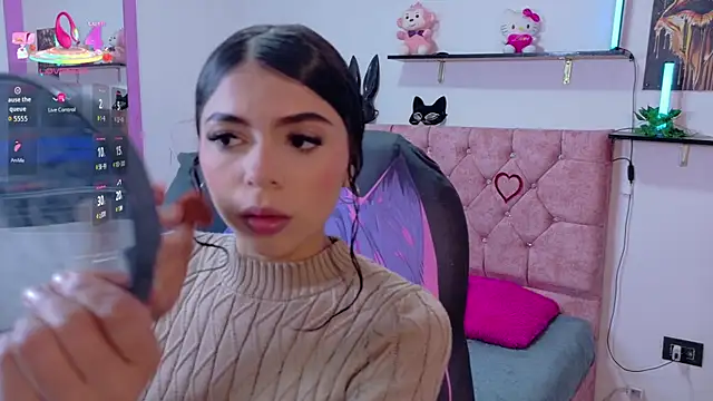 Snapshot of VelinaHoney chatting on 04/25/26, 12:52 VelinaHoney online show from 04/25/26, 12:52
