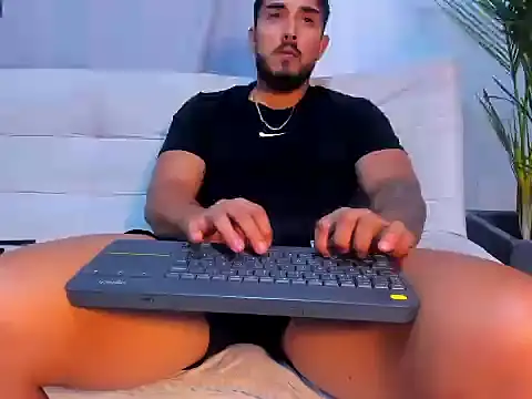 alangreek1 online show from 07/07/26, 02:47