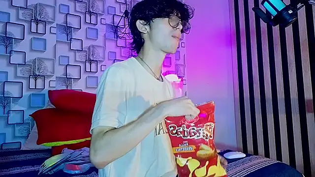 Twink Sebas7 online show from 05/07/26, 12:21