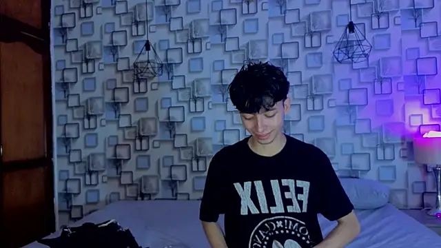 Snapshot of Twink_Sebas7 chatting on 06/24/26, 12:15 Twink Sebas7 online show from 06/24/26, 12:15