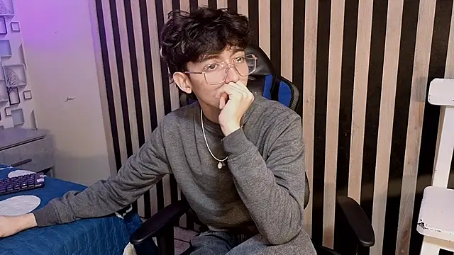 Snapshot of Twink_Sebas7 chatting on 07/01/26, 12:29 Twink Sebas7 online show from 07/01/26, 12:29