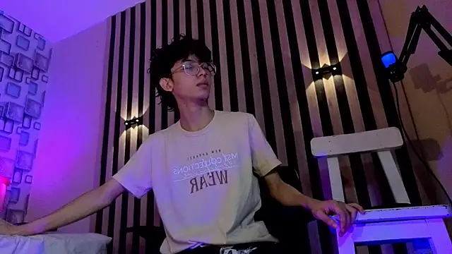 Snapshot of Twink_Sebas7 chatting on 07/10/26, 12:08 Twink Sebas7 online show from 07/10/26, 12:08