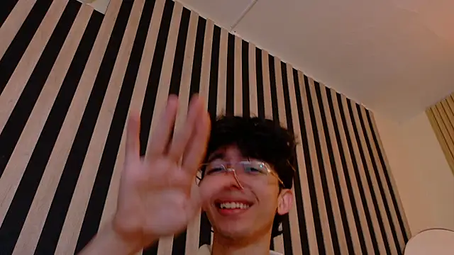 Snapshot of Twink_Sebas7 chatting on 07/15/26, 12:21 Twink Sebas7 online show from 07/15/26, 12:21