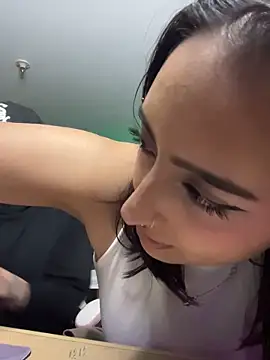 hotlatinocouple   online show from 06/03/26, 12:02
