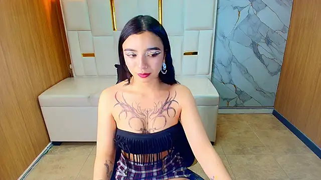 Snapshot of Samantha_petite_tf chatting on 05/27/26, 03:25 Samantha petite tf online show from 05/27/26, 03:25