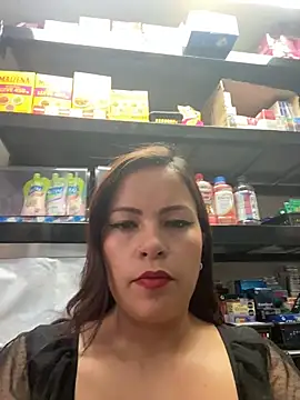 Snapshot of MIA_ROSSEEE chatting on 06/04/26, 01:17 MIA ROSSEEE online show from 06/04/26, 01:17