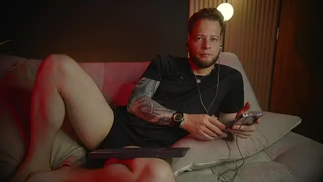 Axxel Foxx online show from 04/09/26, 07:41